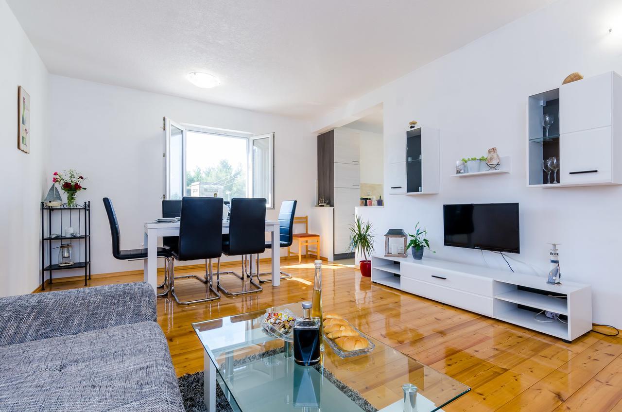 Apartment & Rooms Mazdin Banići 外观 照片