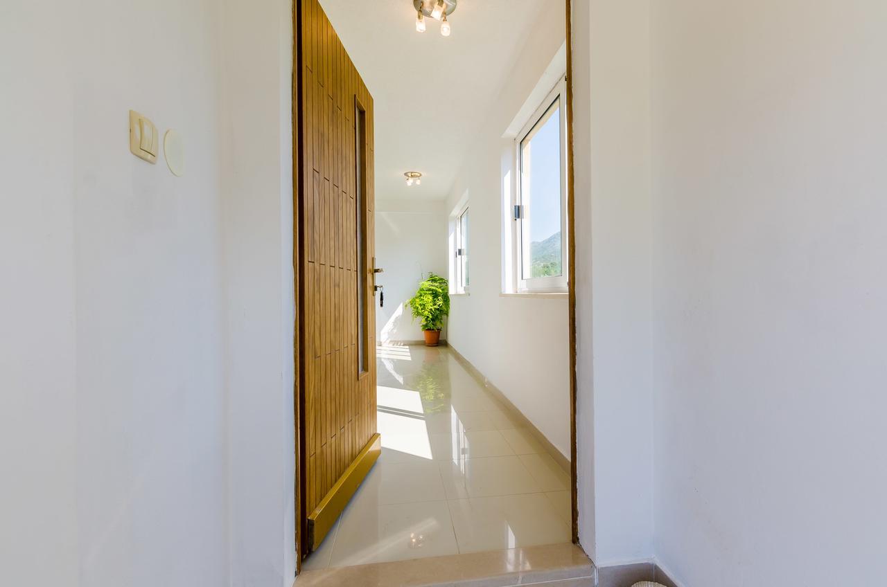 Apartment & Rooms Mazdin Banići 外观 照片