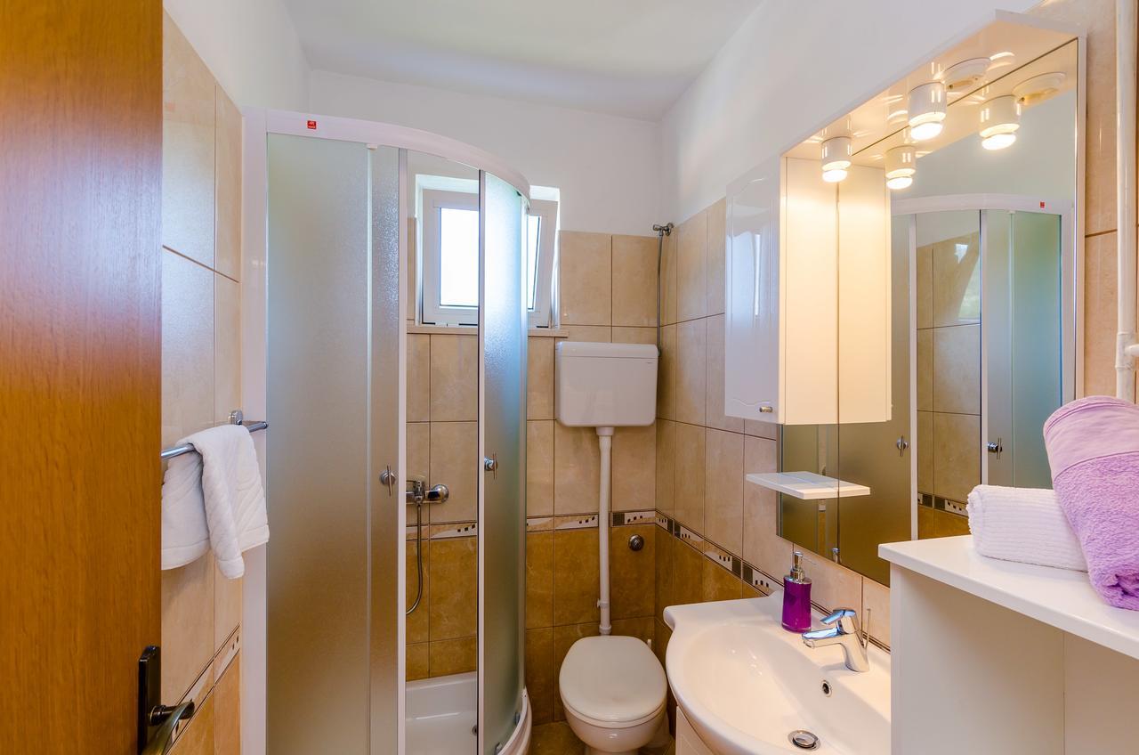 Apartment & Rooms Mazdin Banići 外观 照片